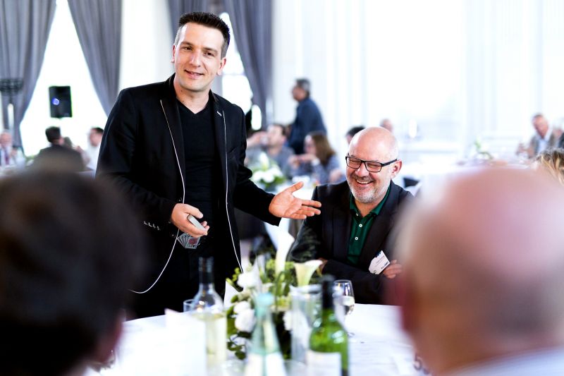 Zauberer auf Hochzeit