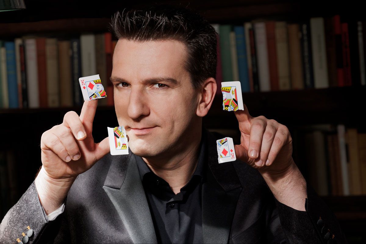 Zauberer als Tischzauberer